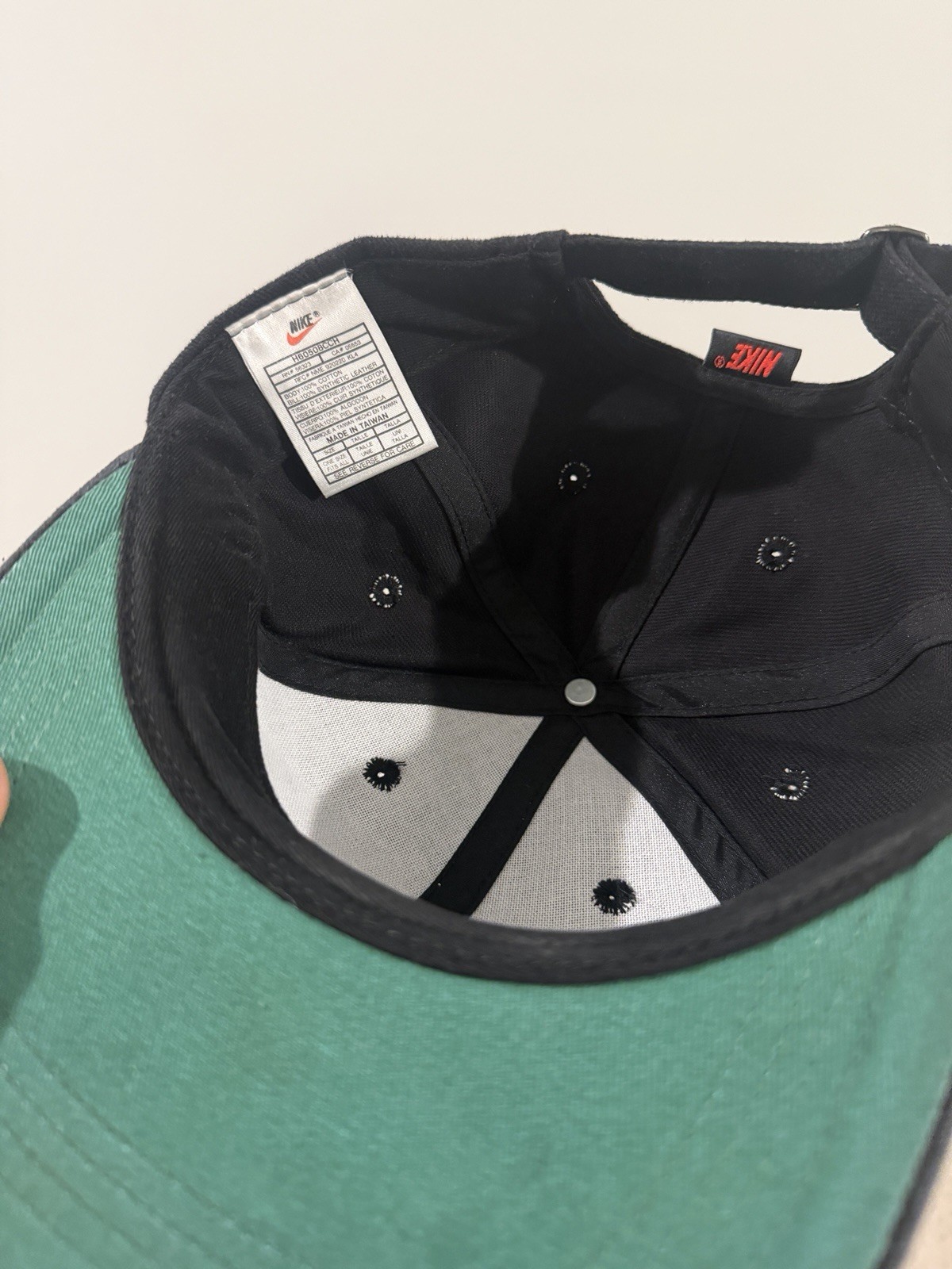 90s Nike Adjustable Solid Black Green Baseball Ca… - image 2