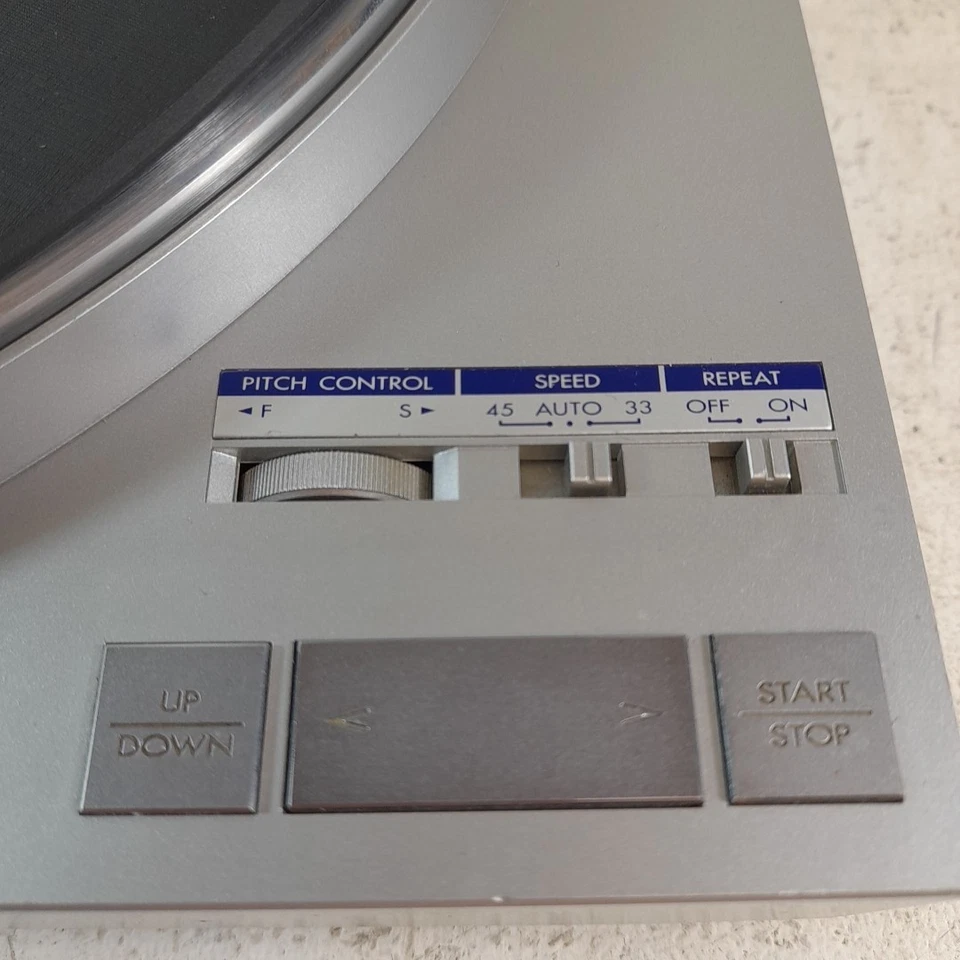 JVC L-E3 Linear Tracking Direct Drive Turntable Tested And Working - Image 3 of 4