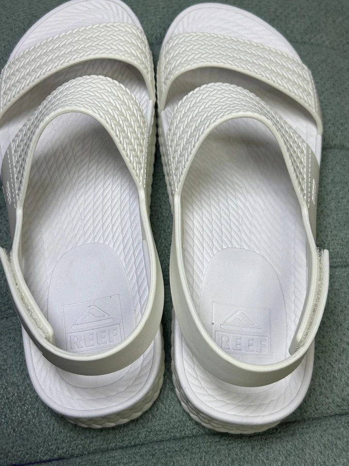 Sandalias Reef Water Vista para mujer 9 blancas correa ajustable peso ligero vacaciones Foto 3 de 4