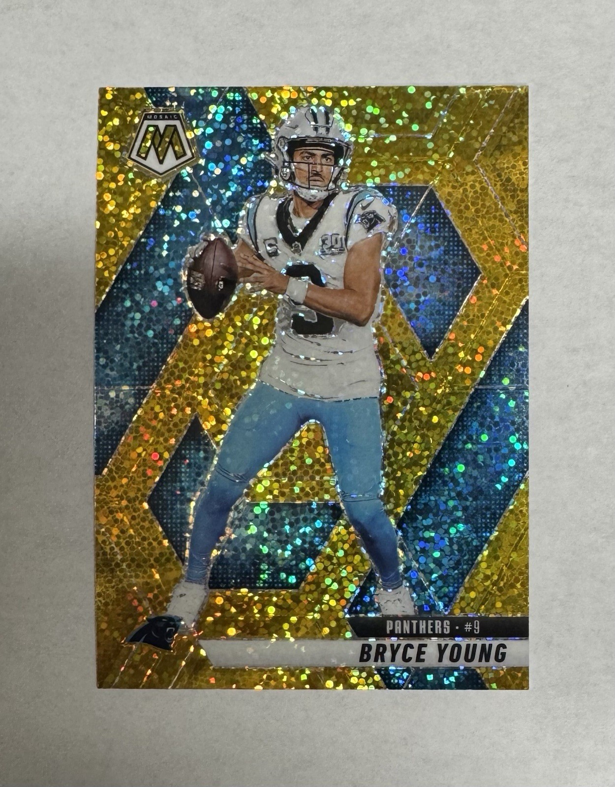 Bryce Young 2025 Panini Mosaic #86 Gold Sparkle Prizm /24 Panthers
