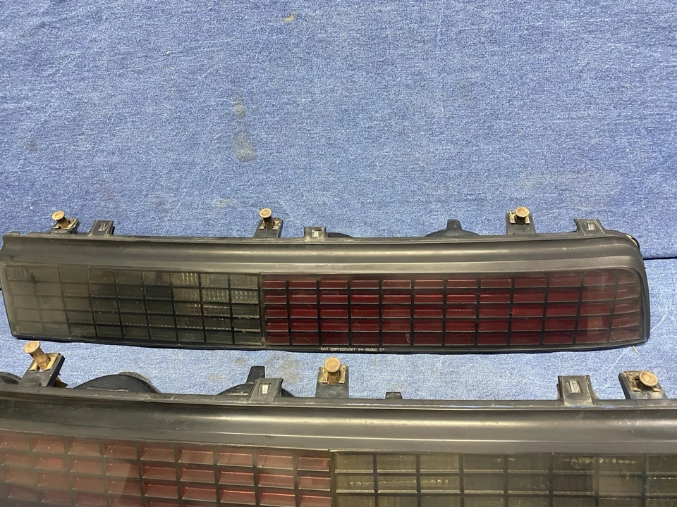 1984 85 1986 1987 年 1988 年 Pontiac Fiero SE 对左右尾灯 — 第 2/4 张图片