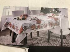 Nicole Miller Hogar Mantel Navidad - 60x84 Poinsettia Feliz Navidad - NUEVO
