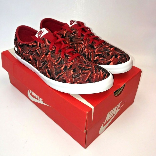 nike mini lace sneaker
