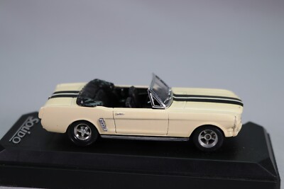 Solido Sixties 4540 – Ford Mustang 1964 1/2 Cabriolet Crème – échelle 1/43 (occasion, Belle Boîte)