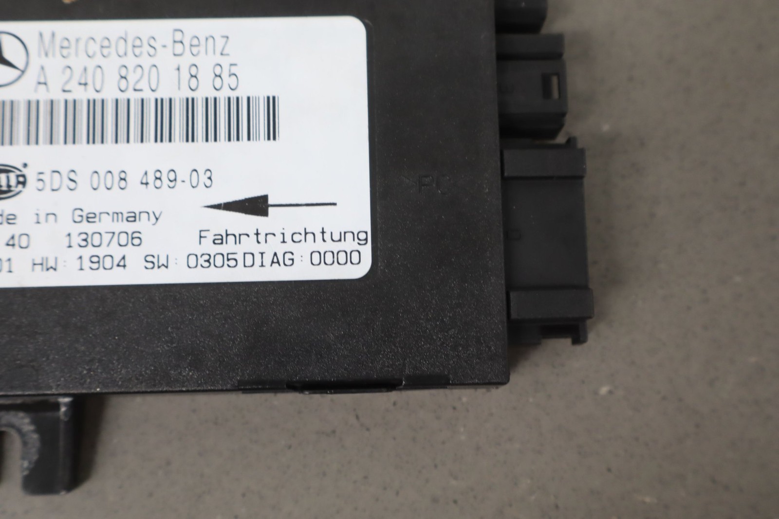 2007 Maybach 57 W240 Bus Node Roof Control Module A2408201885