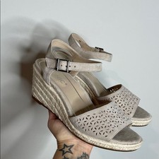 Vionic Women  s Ariel Wedge Espadrille Sandals Size 9 NWOB