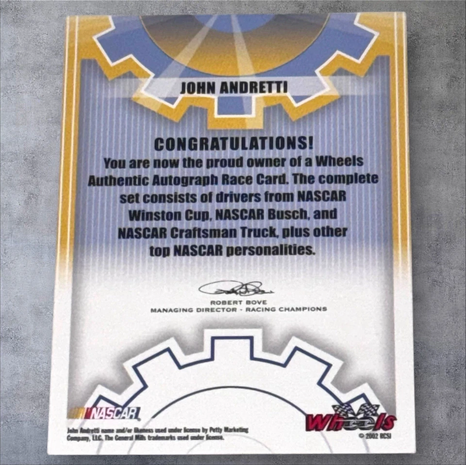 Карта с автографом Джона Андретти ВИНТАЖНАЯ УПАКОВКА 2002 КОЛЕСА ПОДЛИННЫЕ АВТОМОБИЛИ - Изображение 2 из 2