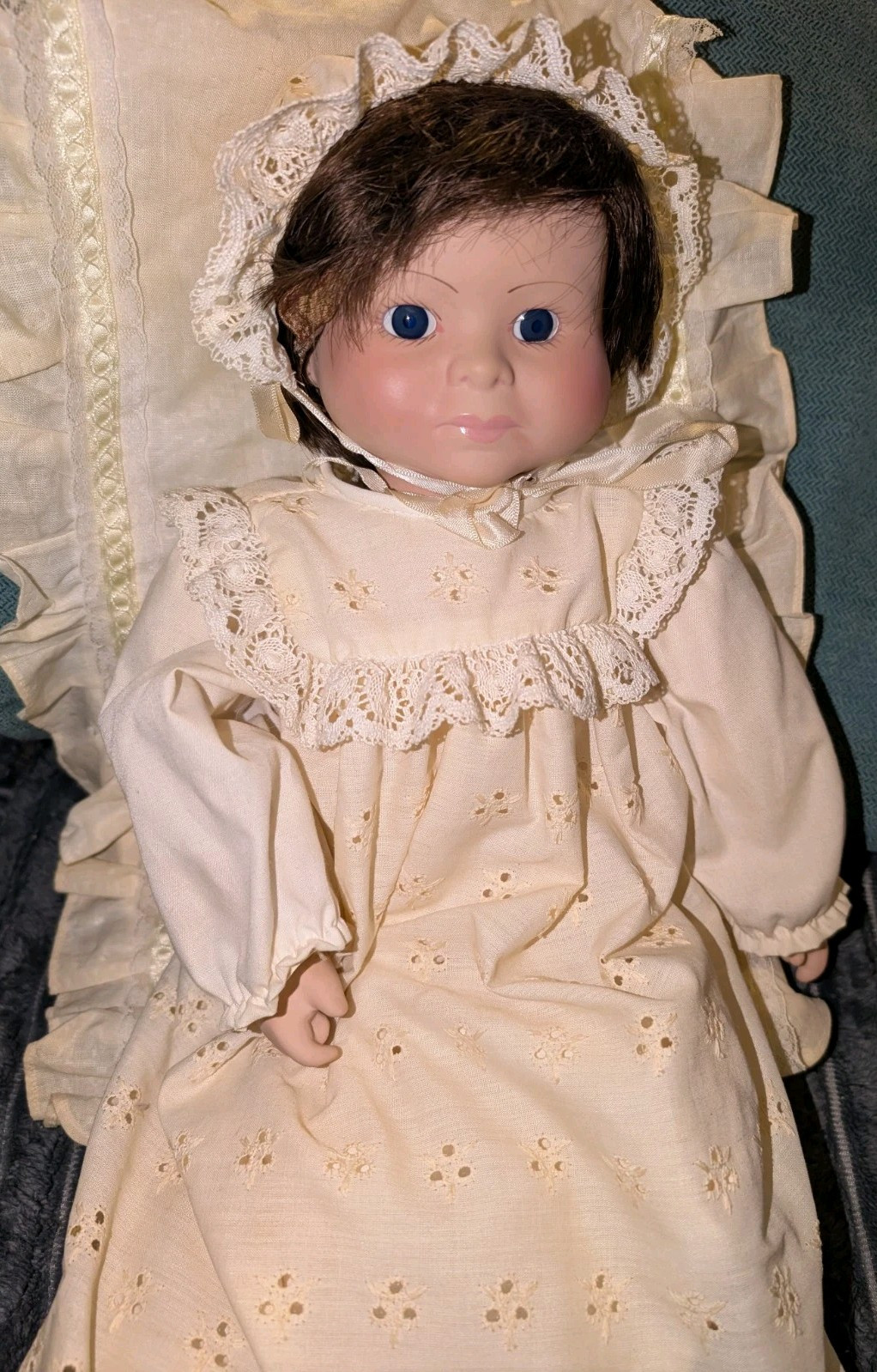 Vintage  ALRESFORD CRAFTS  Doll Porcelain/Cloth Body Dark Hair Wig 17"