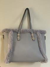 Borsa tote MKF Collection Liza grigia vegan pelle ecopelliccia di Mia K tracolla mancante