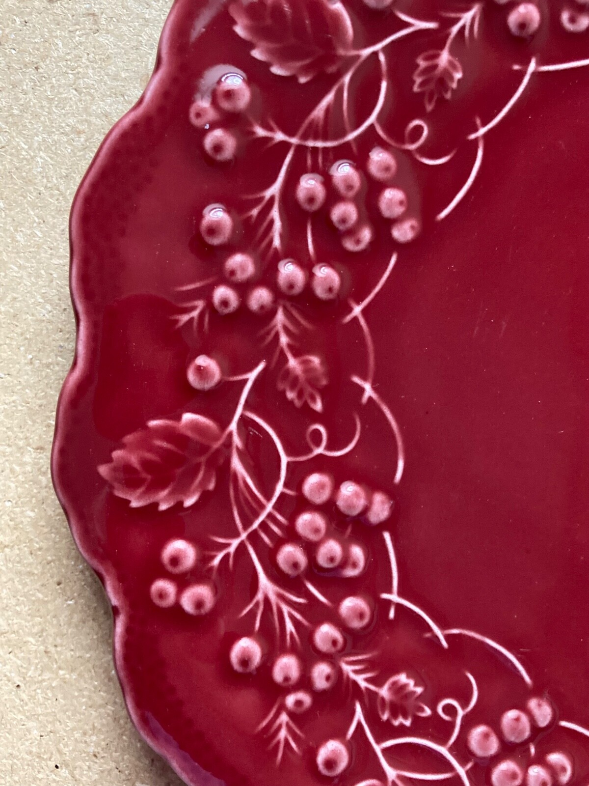 Jay Willfred Winterberry 8.5” Red Plate Embossed Berry Vine ~ Andrea Sadek ~