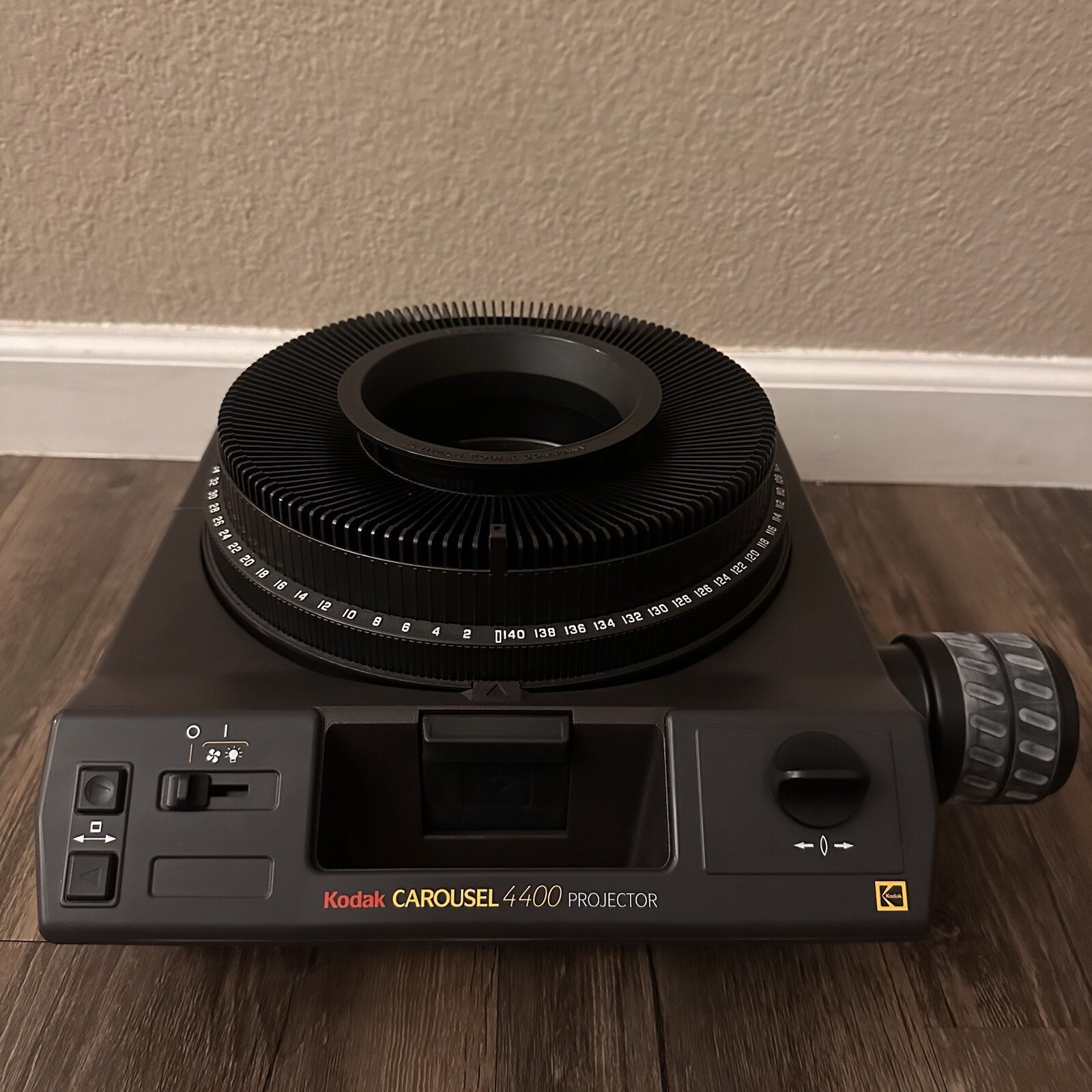 Kodak Carousel 4400 Slide Projector With Remote, Tray, Lens & Manual eBay