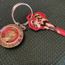 Hy-Ko Warner Bros. Looney Tunes Pepe Le Pew Locket Metal Keyring Keychain  & Key