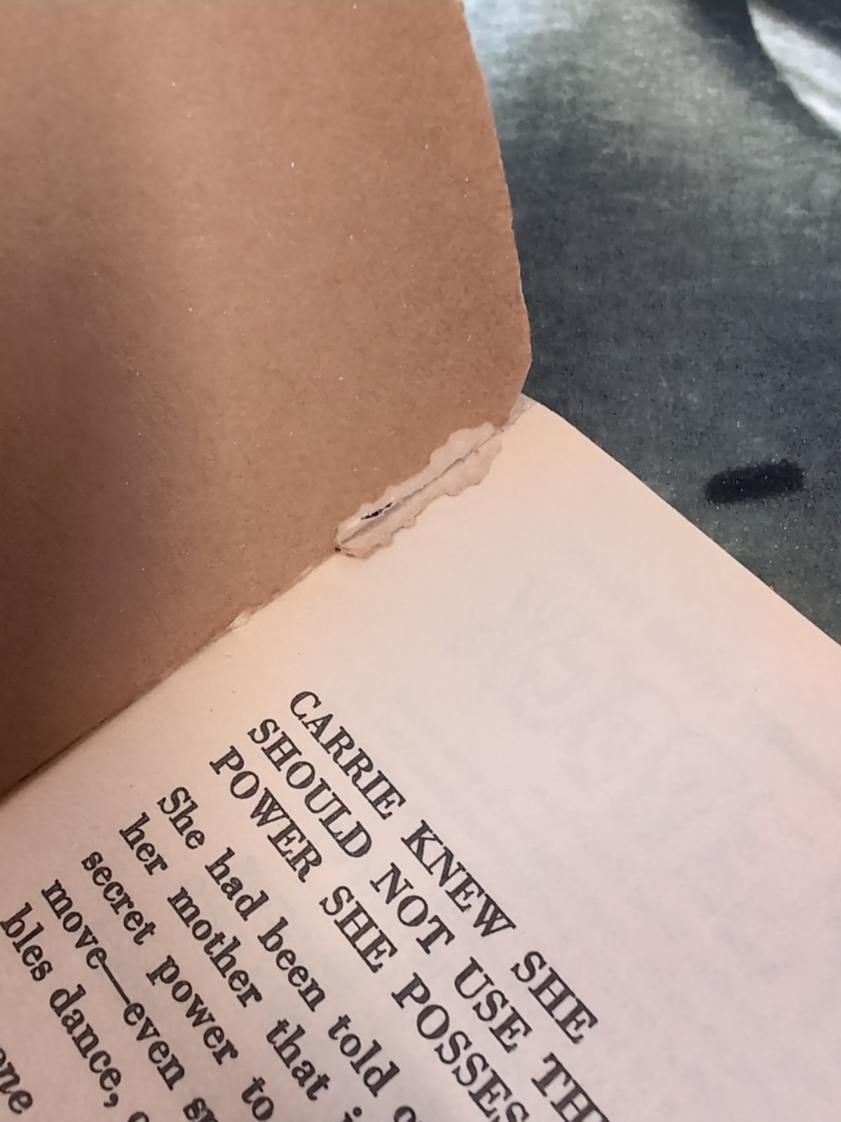 Stephen King Carrie 1975 First Print Signet (April) Paperback Vintage Horror PB