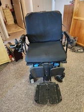 Quantum Q6 Edge Power Wheelchair