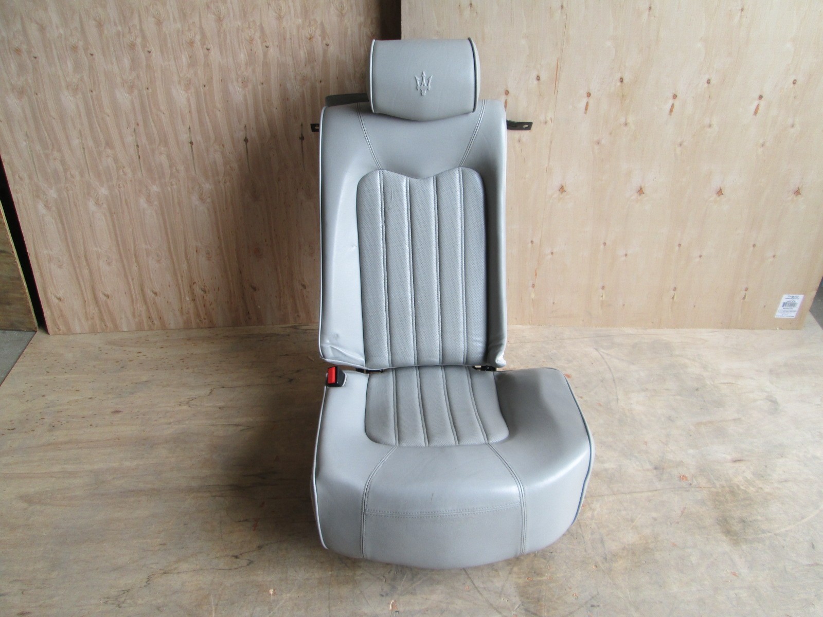 Maserati Quattroporte - LH / Rear Seat w/ Rails / Guides  - 