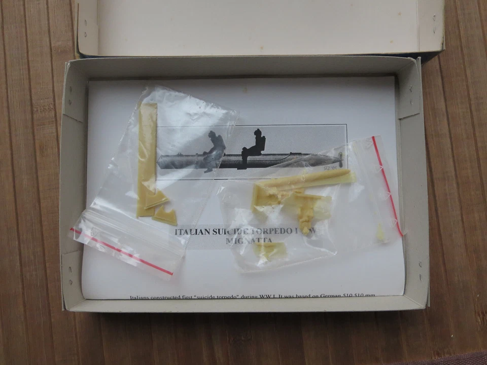 Italian suicide torpedo I WW. Mignatta - Scala 1/72 - Choroszy S12 - Immagine 3 di 3