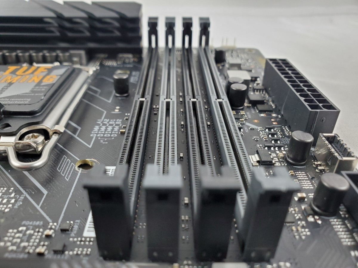 Asus Tuf Gaming Z690-PLUS WiFi D4 LGA1700 ATX Motherboard