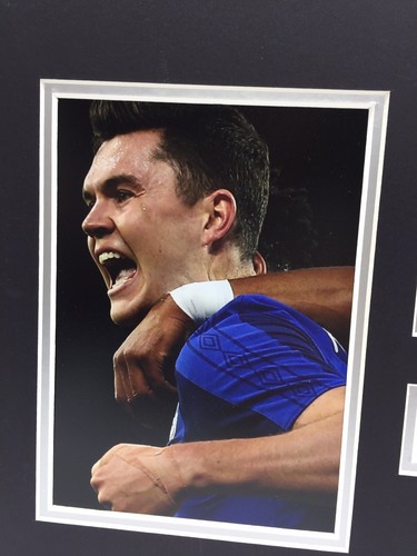 RARE Michael Keane Everton Signed Photo Display + COA AUTOGRAPH ENGLAND - Picture 2 of 3