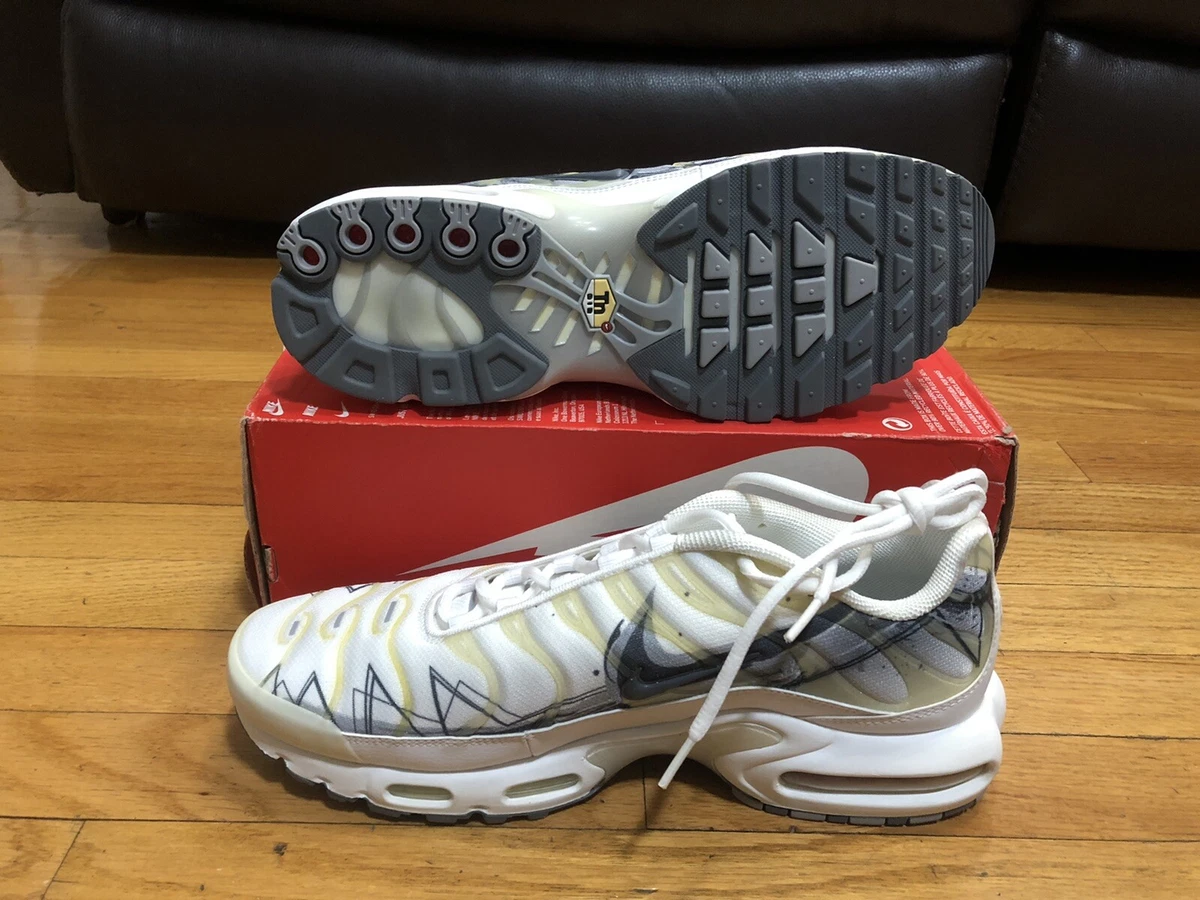 Air max plus se shark sales