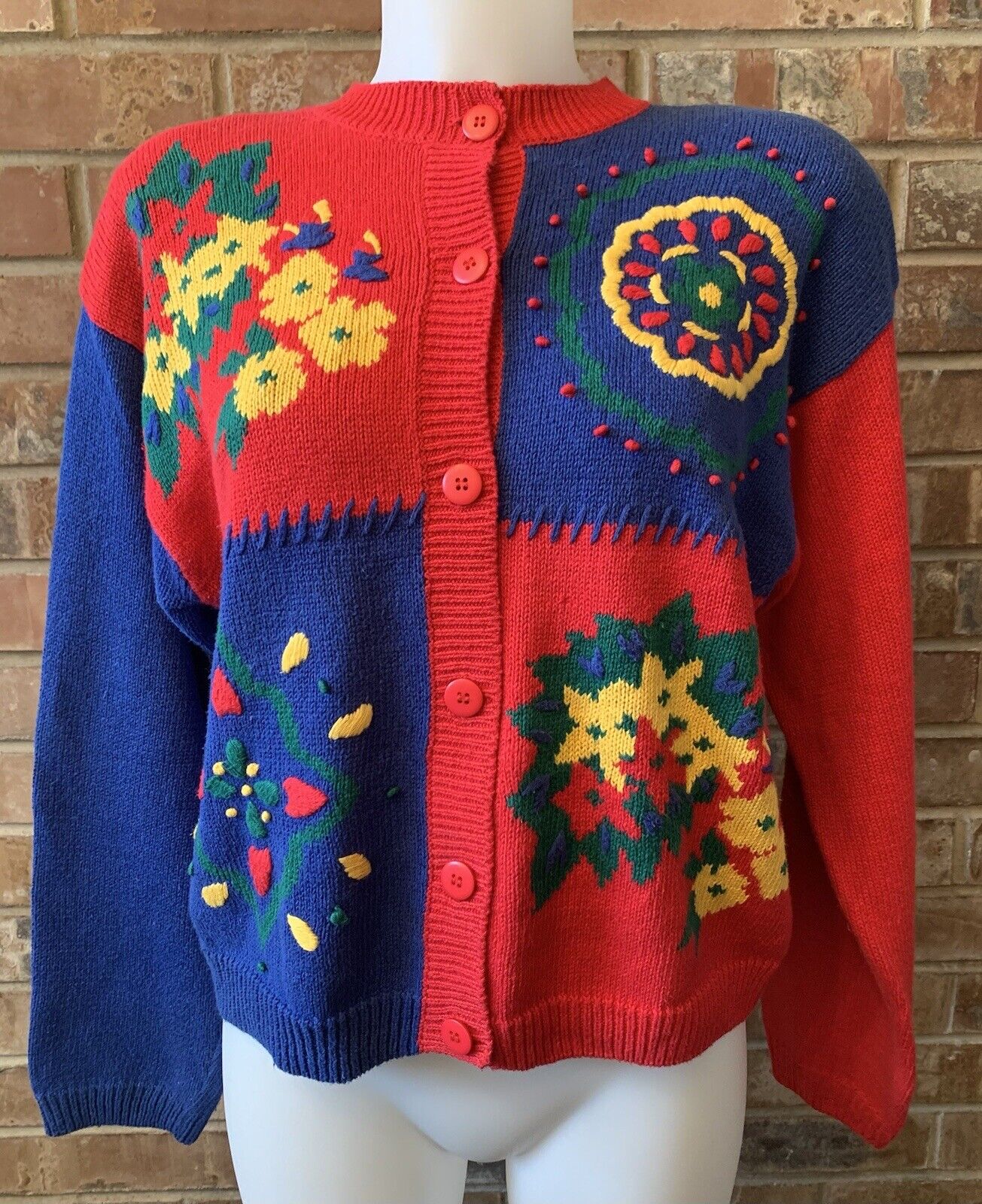 Medium Women’s Button Cardigan Textured AOP 80s  … - image 13