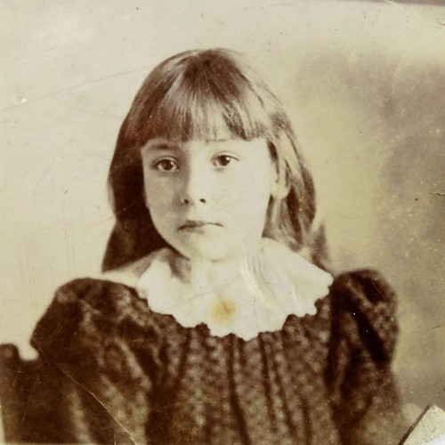 ORIGINAL c1900 GEM SIZE PRINT PRETTY YOUNG EDWARDIAN GIRL DRESS BANGS 1G1
