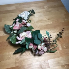 Vintage Unbranded Artificial Pink Hues Mixed Arrangement Flowers Wreath Decor