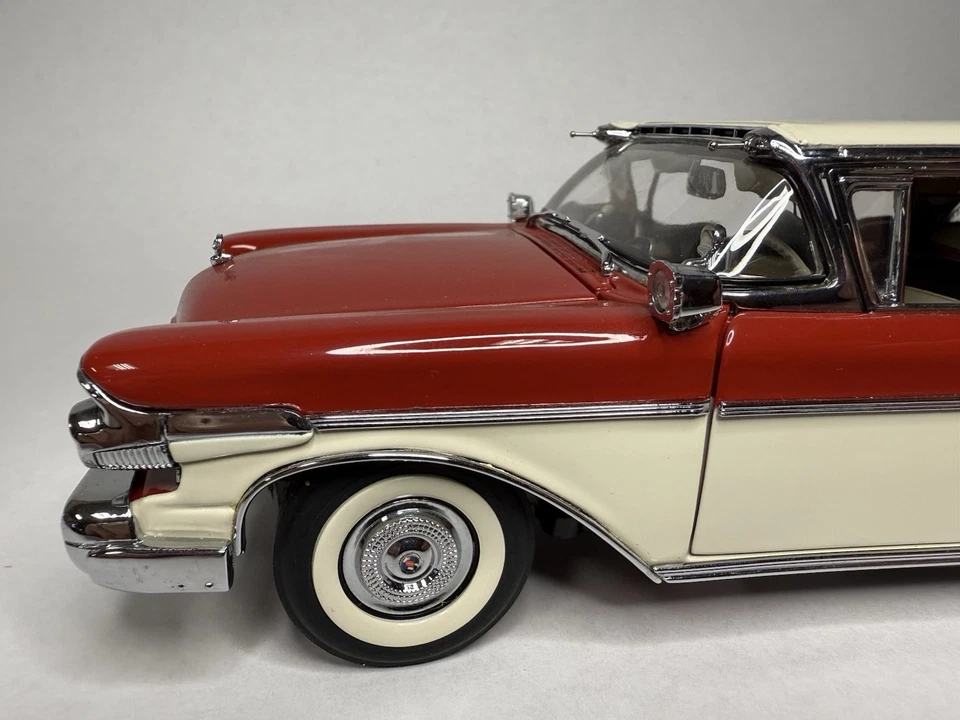 Mercury Turnpike Cruiser 1957 Danbury Mint modelo diecast 1:24 rojo/crema B11 Foto 2 de 4