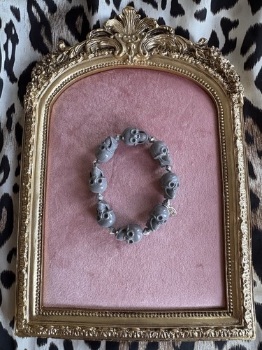 Tarina Tarantino Vintage Lucite Gray Skull Swarovski Crystal Beaded Bracelet - 第 6/6 張圖片