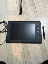 Wacom PTH-651 Intuos Pro Medium Creative Pen & Touch Tablet