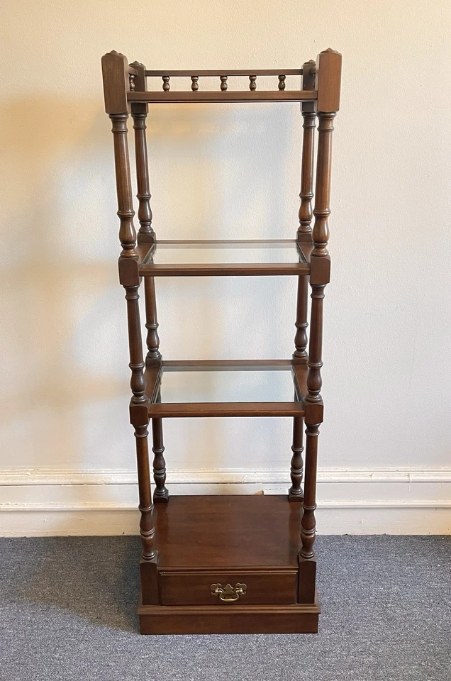 Estante de exhibición vintage Pennsylvania House madera maciza de cerezo con cajón Foto 4 de 4