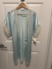 vintage Val Mode Lingerie robe baby blue cream trim Lace
