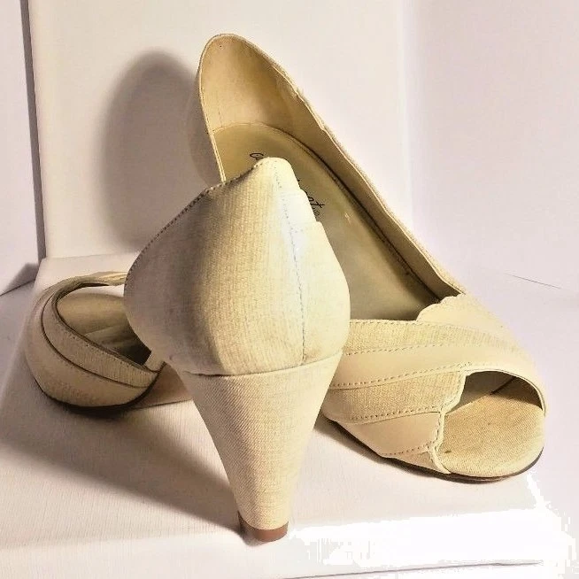 Zapato cómodo East Street para mujer marfil crema tacón alto con punta abierta talla 7,5 Foto 3 de 4