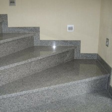 Treppe Granit Cristall Hausmarke poliert 3cm Stärke Trittstufe Setzstufe Sockel