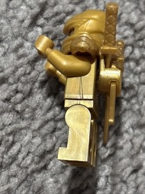 LEGO Ninjago Lloyd Minifigure (NJO073) &ndash; Golden Ninja from The Final Battle