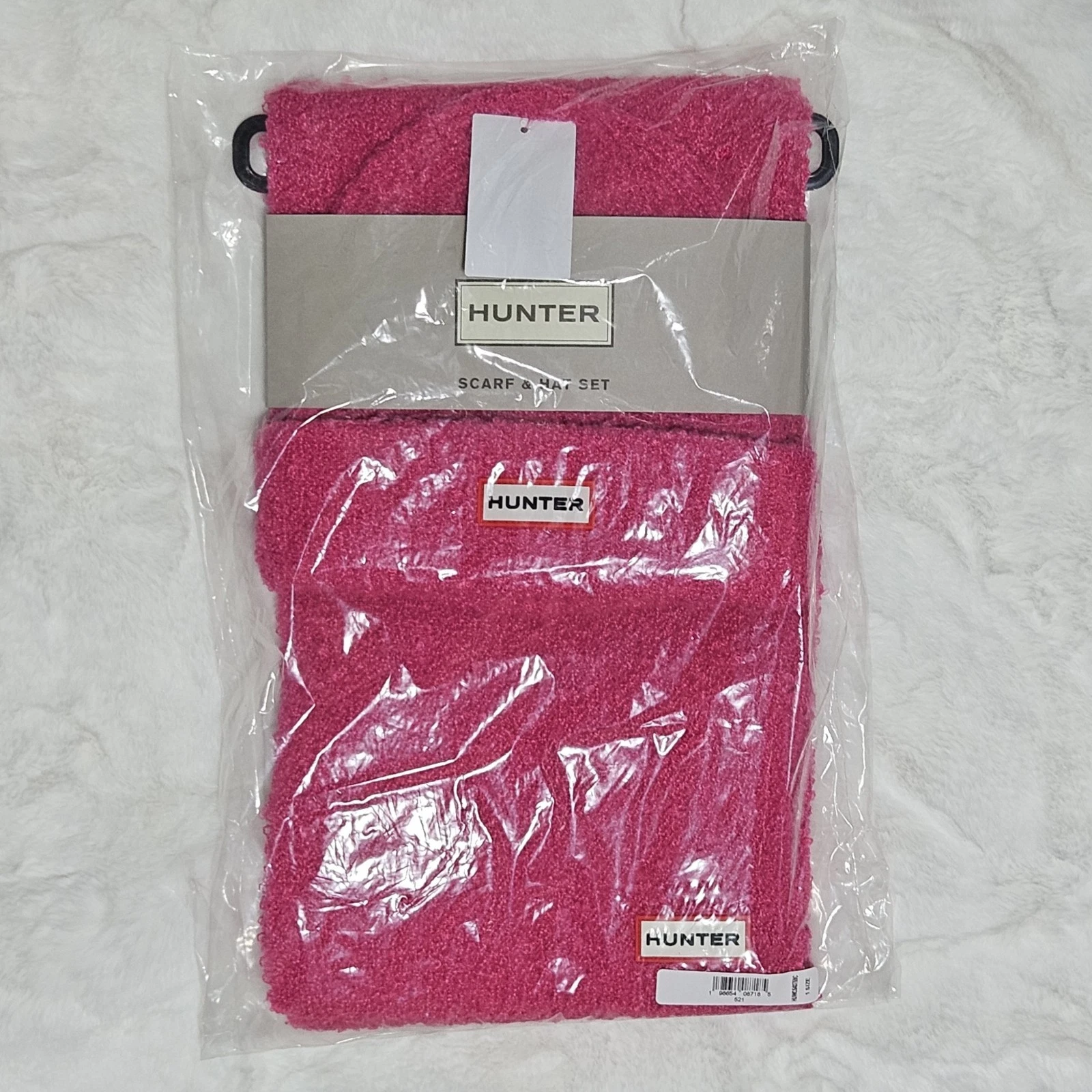 Hunter Textured Patch Scarf & Beanie Hat Set Pink Outdoor Gifts Barbiecore
Opens in a new window or 