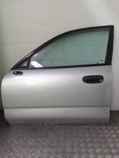 Porte avant et accessoires Mitsubishi CARISMA