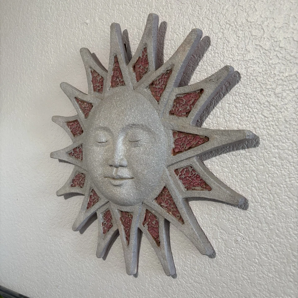 Солнце лицо стены декор смолы серый красный мозаика открытый помещении произведение искусства - Изображение 3 из 4