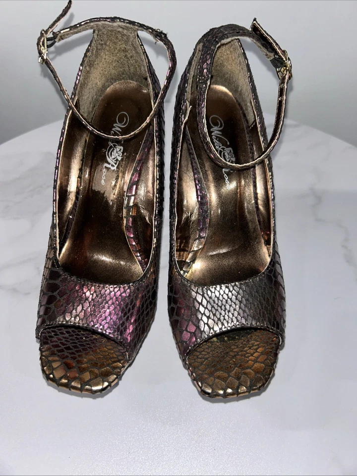 Tony Bowls Plataforma Tacones de Aguja Rosa Salvaje Metálico Piel de Serpiente Talla 7 Foto 3 de 4