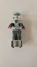 Diamond Select Toys Lost In Space Electronic Lights & Sounds B9 Robot Figure...