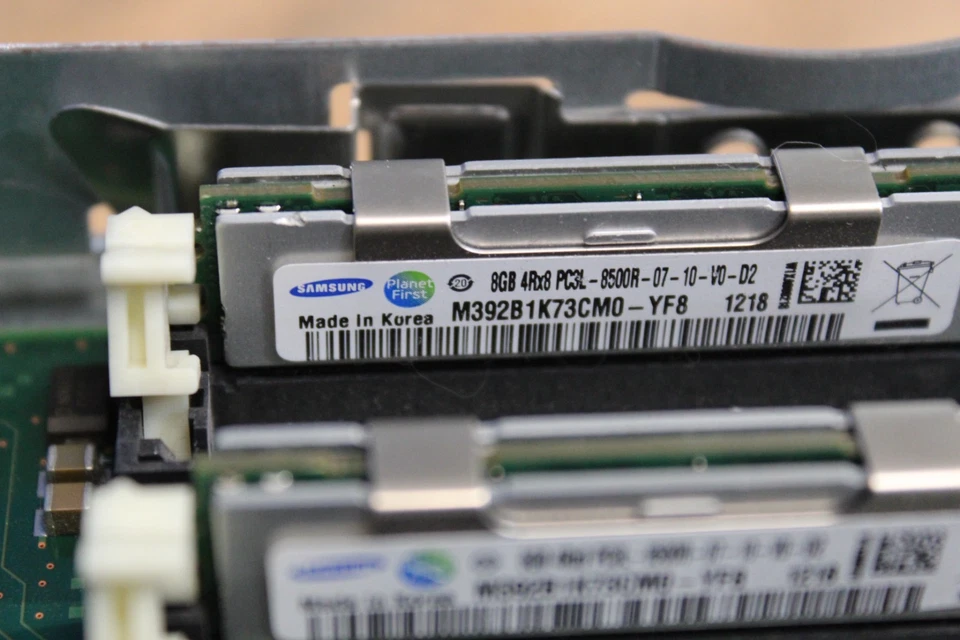 IBM 74Y1810 8406-70Y PS700 System Board 4Way 3.0 GHz 4x 8GB 4Rx8 PC3L-8500R - Image 4 of 4