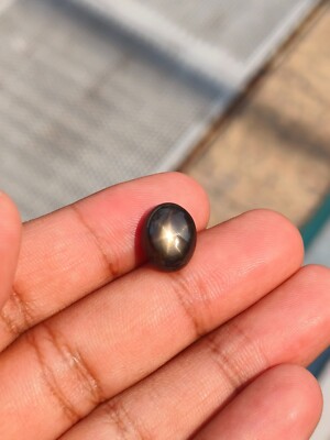 7.52 Cts A GORGEOUS BLACK STAR SAPPHIRE OF BEAUTIFUL 6 RAYS SHARP STARS !