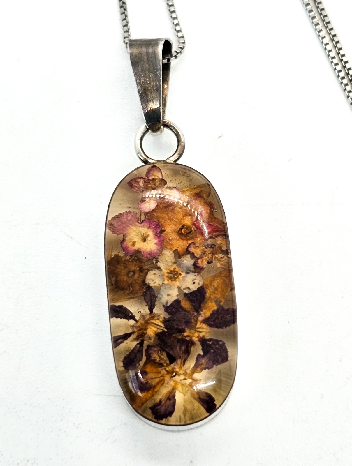 Dried flowers in Resin sterling silver open work window pendant necklace-image