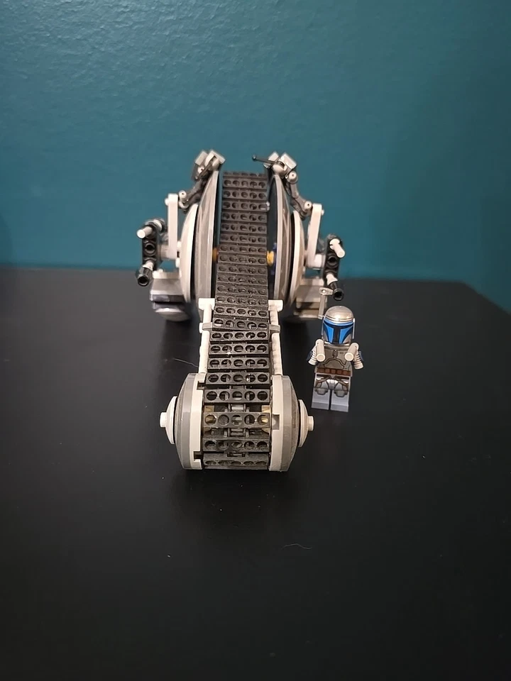 LEGO Star Wars 75015 Corporate Alliance Tank Droid With Jango Fett Minifigure - Image 4 of 4