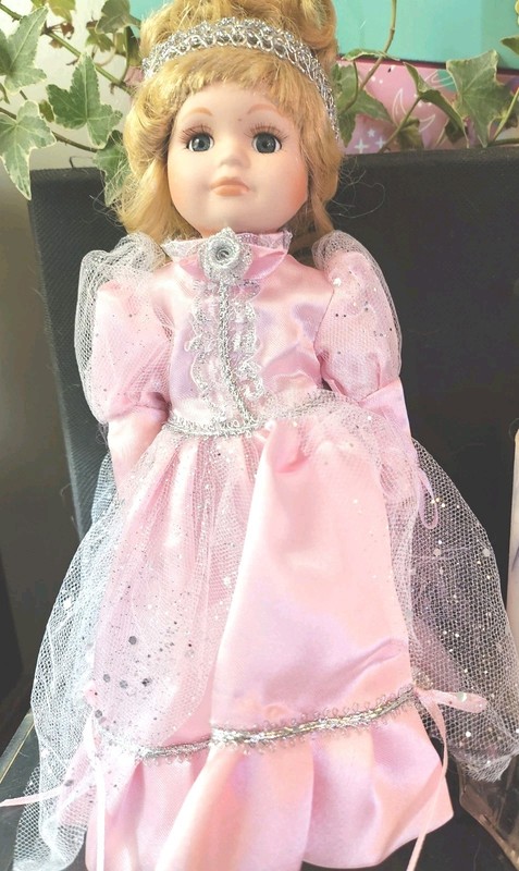 10" Porcelain Storybook Doll ~ CINDERELLA ~ 1998 Royalton NEW in BOX w/ COA