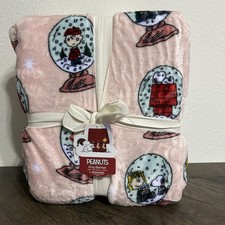 Peanuts Snoopy King Blanket Christmas Holidays Pink Soft Plush Throw 108 x90