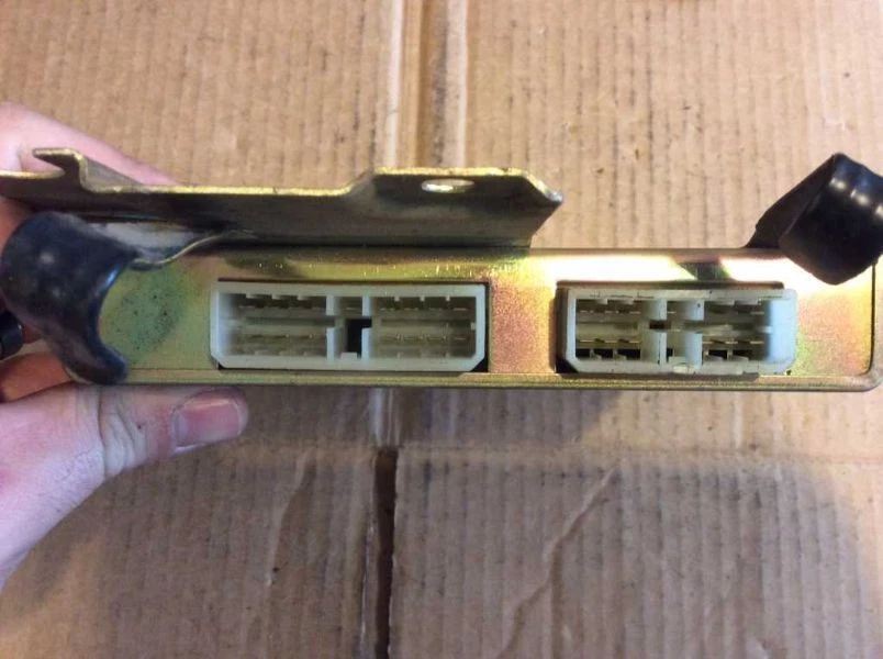 MÓDULO INFORMÁTICO CONTROL MOTOR ECM FBM-27 SE ADAPTA A 83 84 85 MAZDA 626 Foto 3 de 4