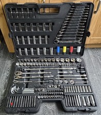 Halfords Advanced 200pcs Set
