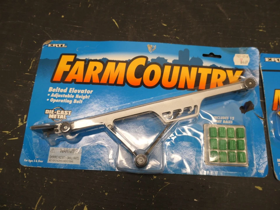 ERTL Farm Country/Machines Lot of 3 1/64 Scale - Image 2 of 4