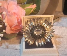 Vintage Unsigned Schreiner Clear Green Black Rhinestone Ruffle Brooch Verified