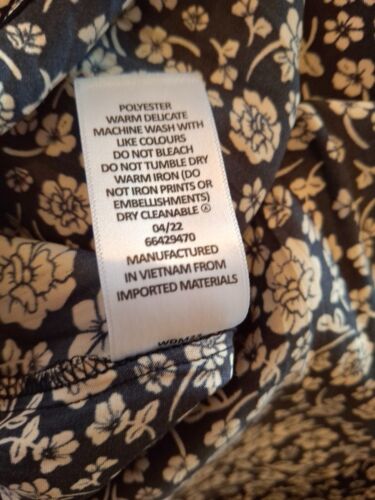 Preview, floral silky feel peasant top, womens size 20, poly, good condition - Picture 7 of 7